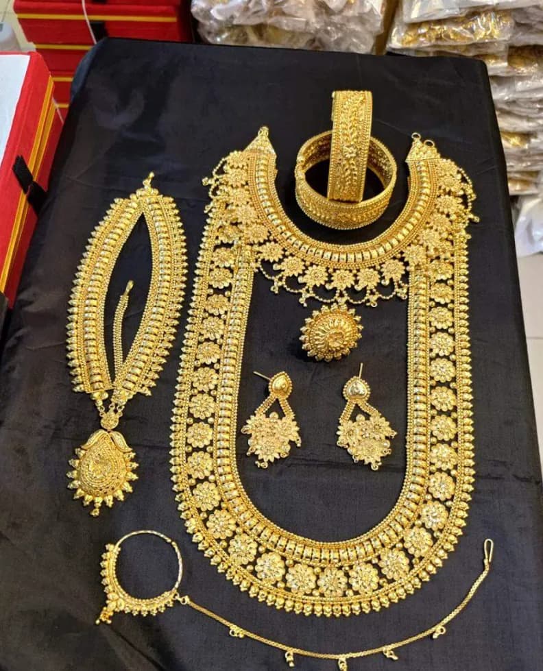 কাস্টম অলঙ্কার